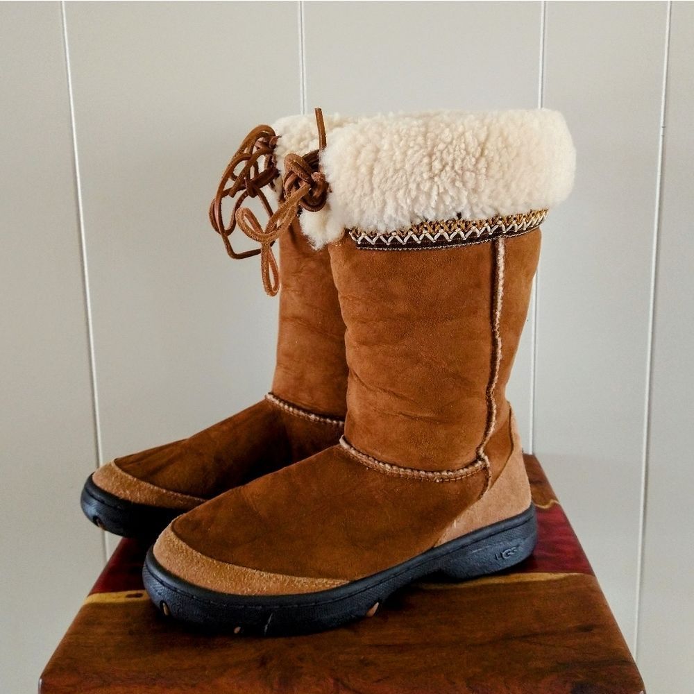 Ugg Embroidered Two Toned Leather Winter Boots Women's Size 7 - Picture 9 of 11